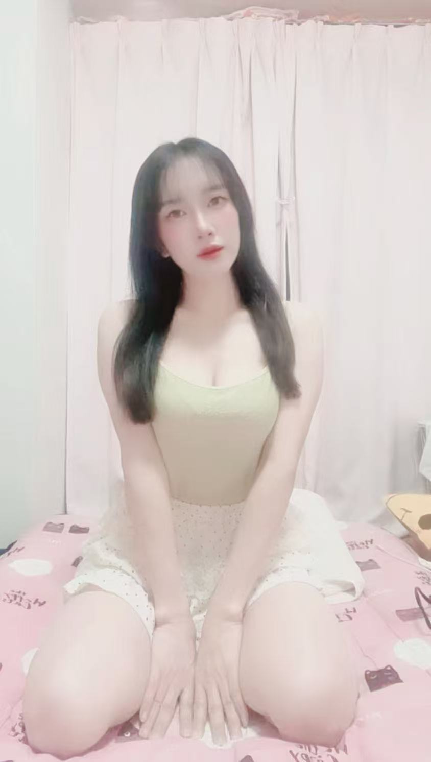 新人ユリコ(21才)